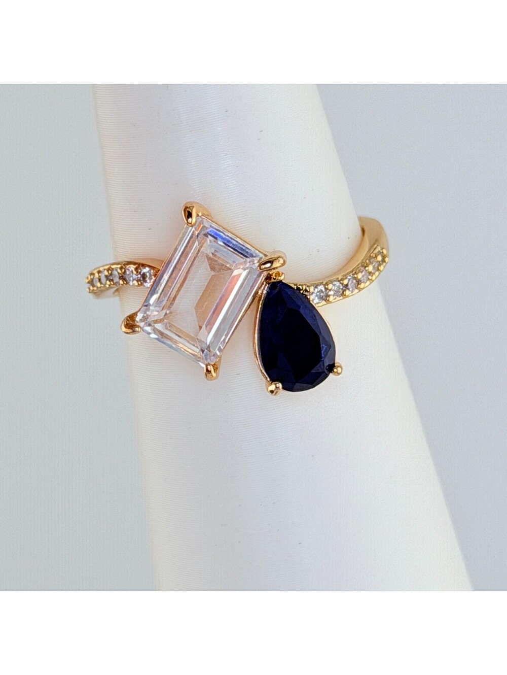 Bomb Party September Sz 11 Lab Created Sapphire & Clear CZ on Yellow Gold No Bag